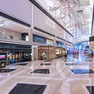 Курортный комплекс Conrad Vegas At World, Лас-Вегас