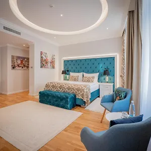 Golden Key Boutique מלון קרלובי וארי